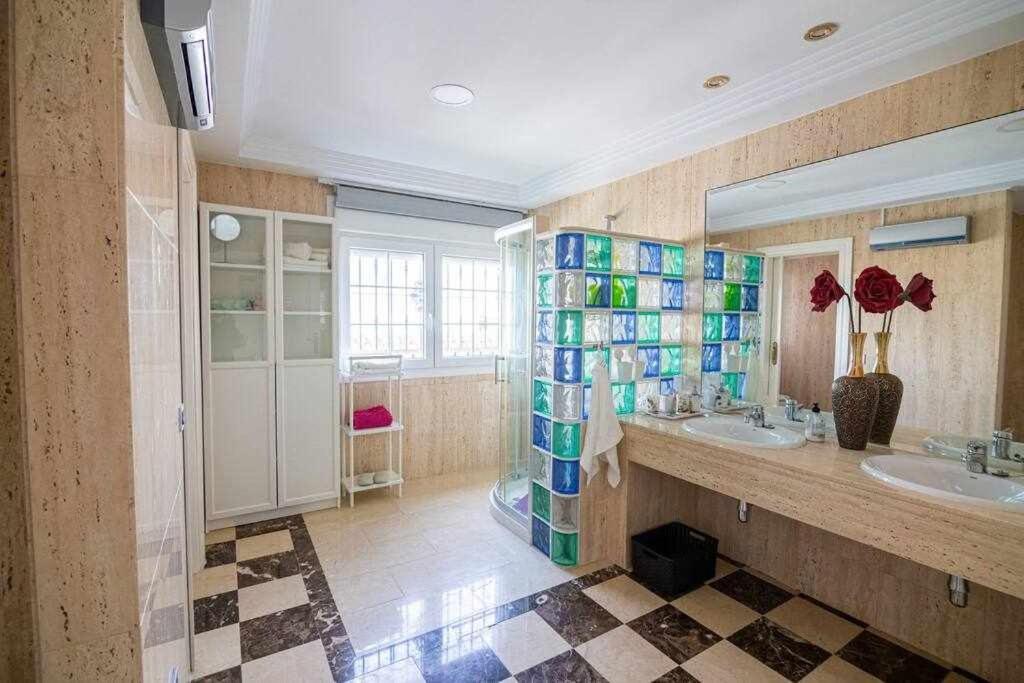 Lujosa Villa En Alhaurin De La Torre 7 Dormitorios Extérieur photo