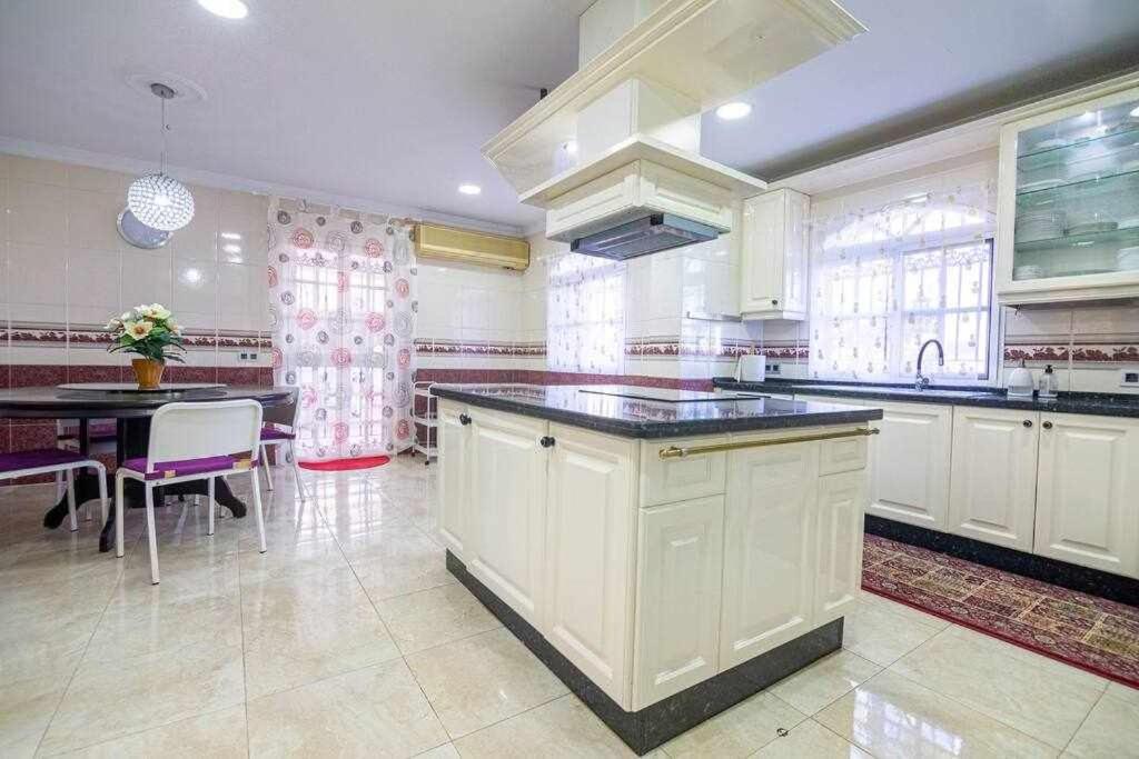 Lujosa Villa En Alhaurin De La Torre 7 Dormitorios Extérieur photo